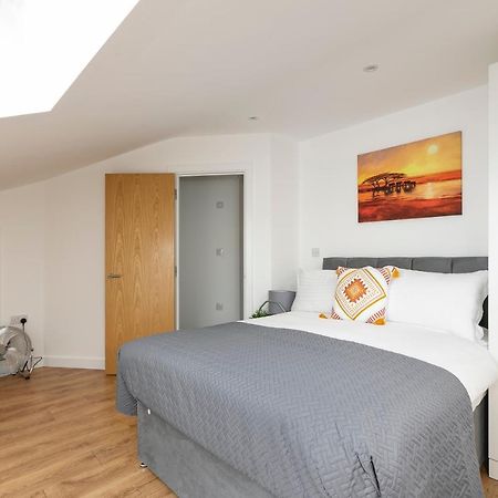 Skyvillion - 4 Bed Luxury Apartment With Balcony & Parking Enfield Luaran gambar