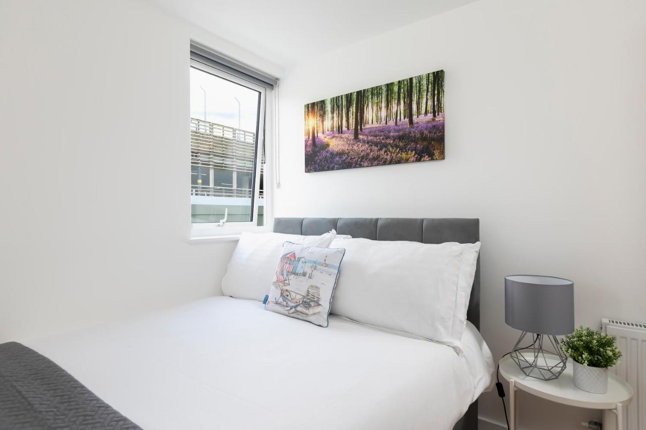 Skyvillion - 4 Bed Luxury Apartment With Balcony & Parking Enfield Luaran gambar