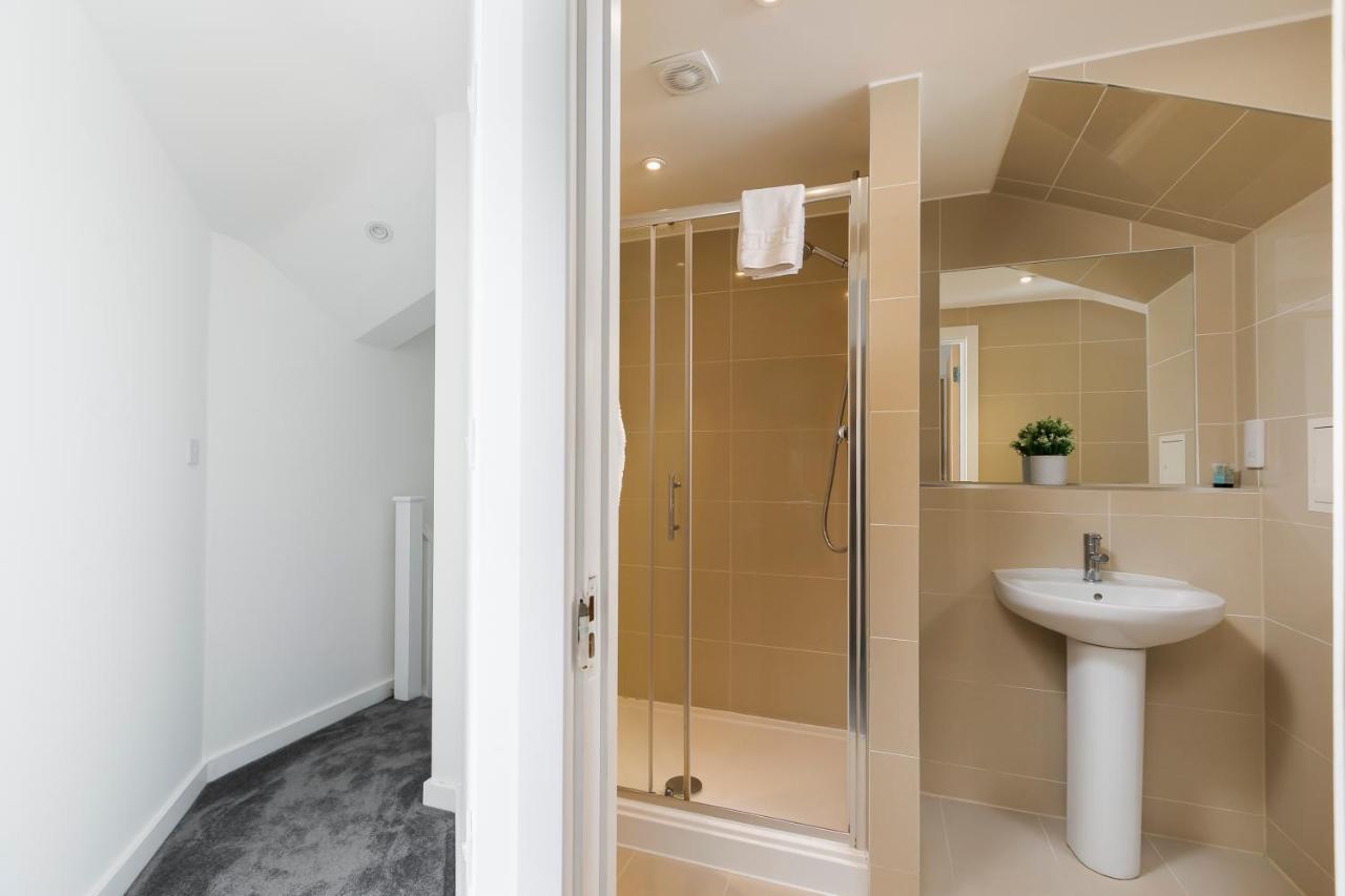 Skyvillion - 4 Bed Luxury Apartment With Balcony & Parking Enfield Luaran gambar