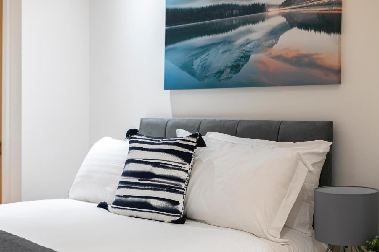 Skyvillion - 4 Bed Luxury Apartment With Balcony & Parking Enfield Luaran gambar