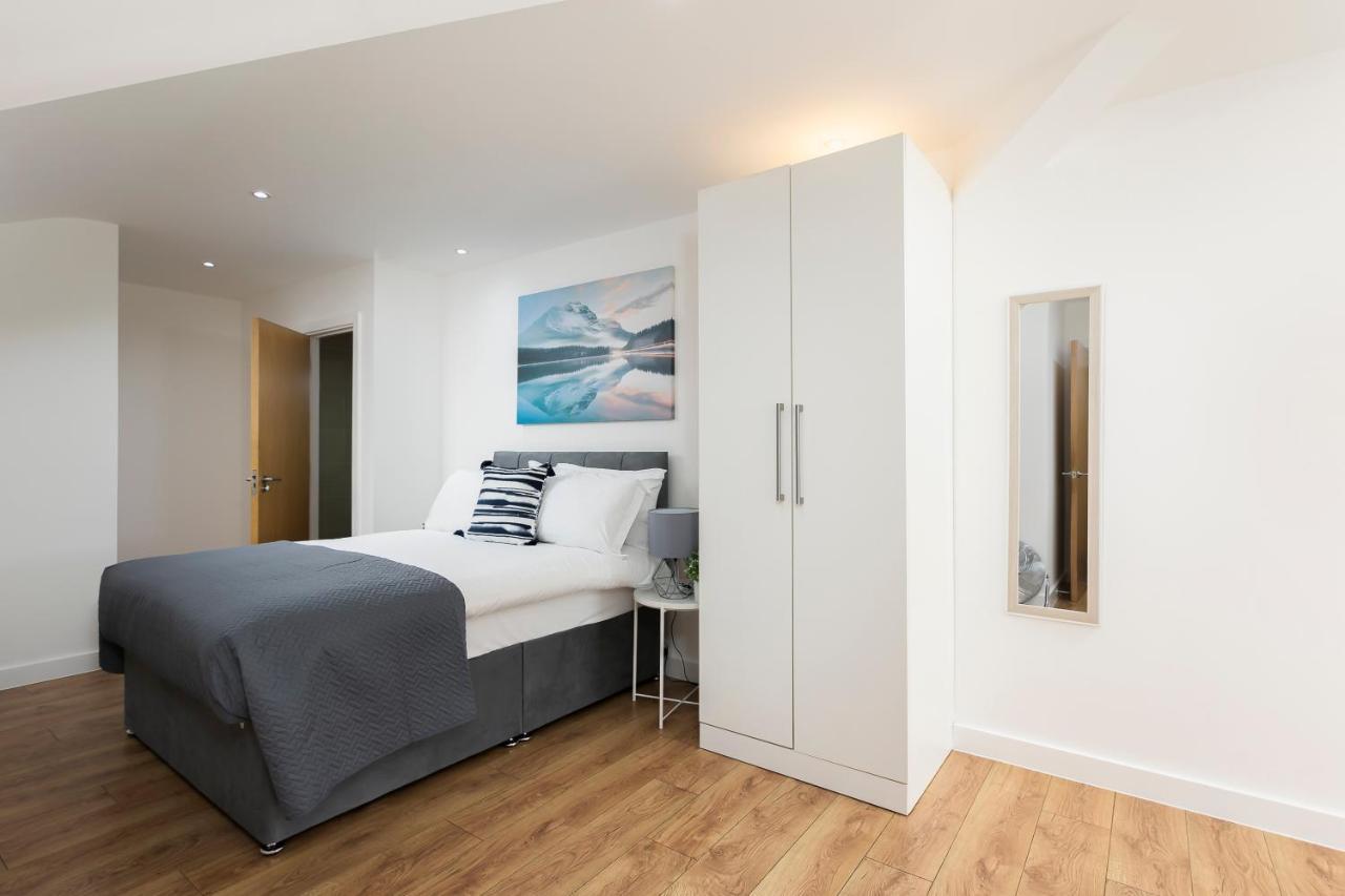 Skyvillion - 4 Bed Luxury Apartment With Balcony & Parking Enfield Luaran gambar