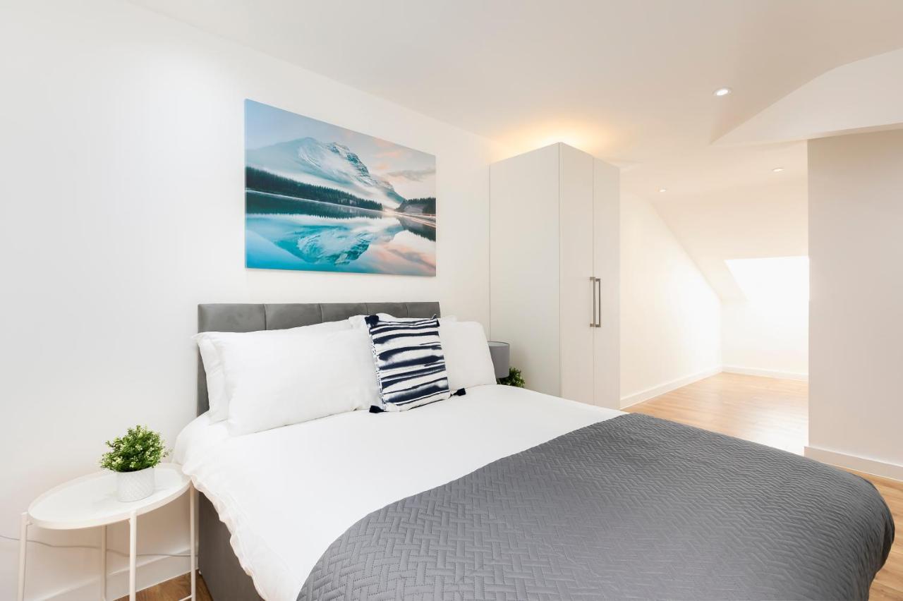 Skyvillion - 4 Bed Luxury Apartment With Balcony & Parking Enfield Luaran gambar
