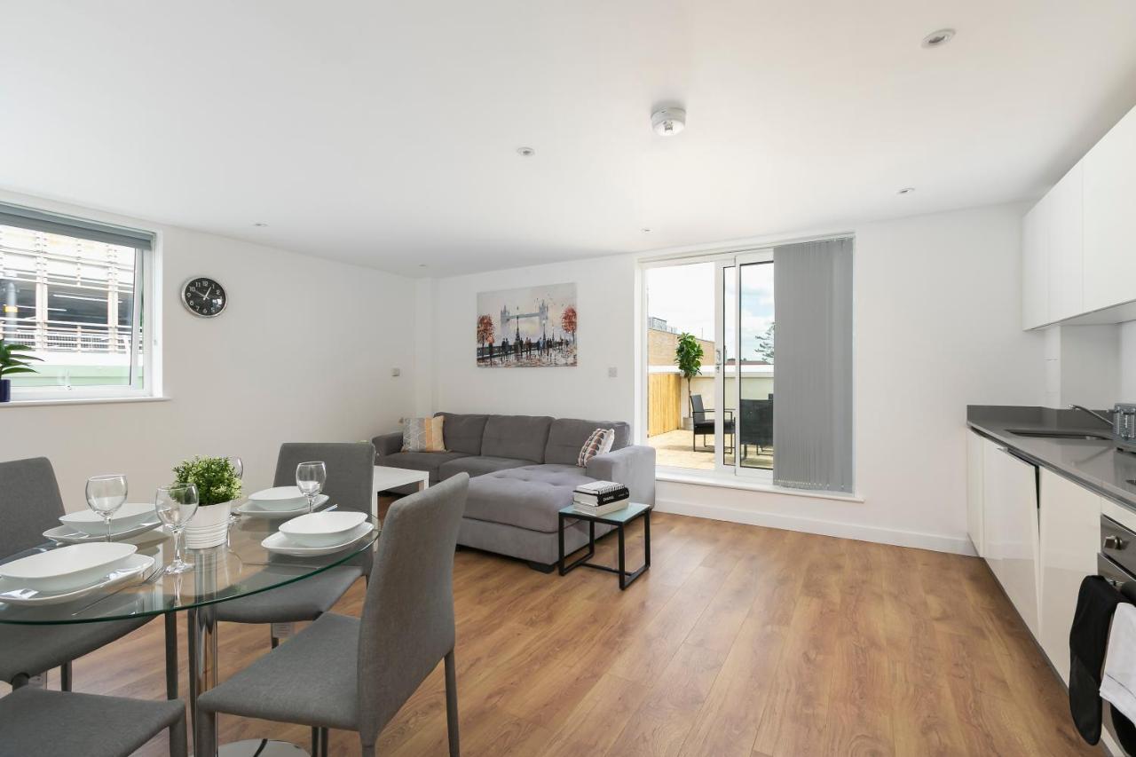Skyvillion - 4 Bed Luxury Apartment With Balcony & Parking Enfield Luaran gambar
