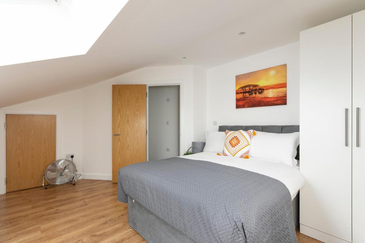 Skyvillion - 4 Bed Luxury Apartment With Balcony & Parking Enfield Luaran gambar