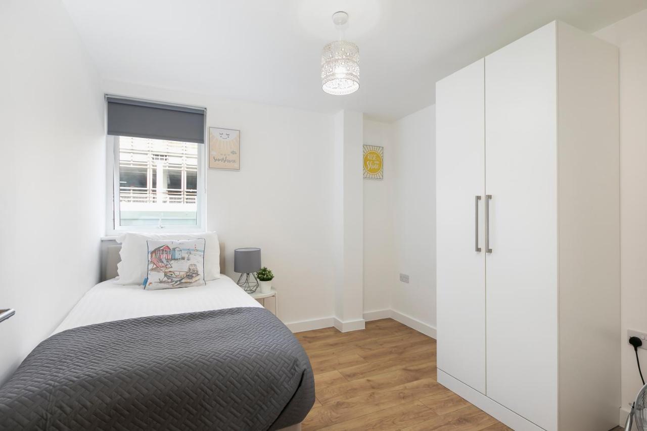 Skyvillion - 4 Bed Luxury Apartment With Balcony & Parking Enfield Luaran gambar