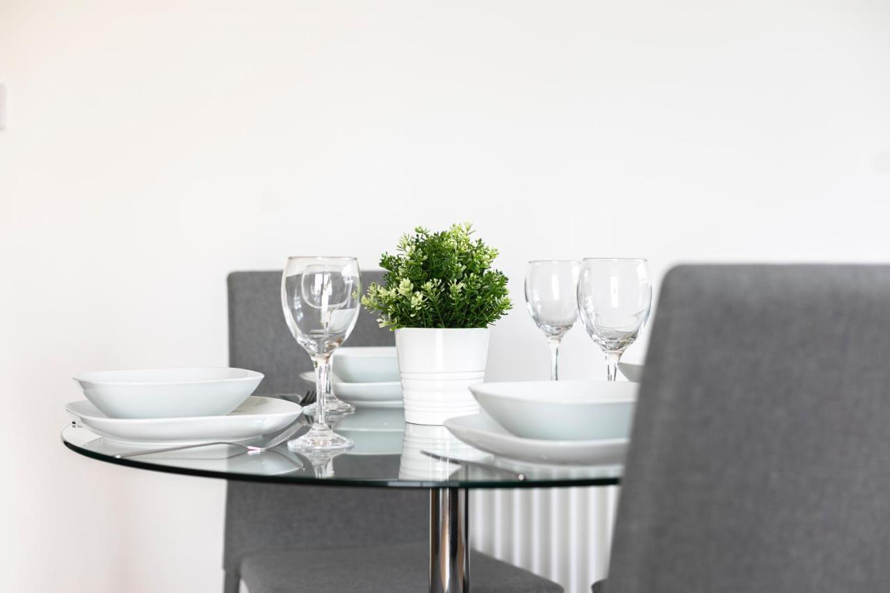 Skyvillion - 4 Bed Luxury Apartment With Balcony & Parking Enfield Luaran gambar