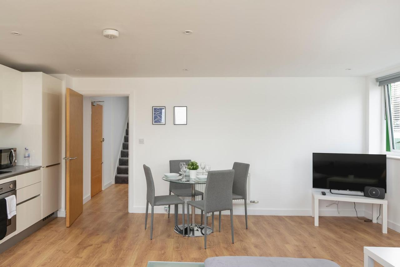 Skyvillion - 4 Bed Luxury Apartment With Balcony & Parking Enfield Luaran gambar